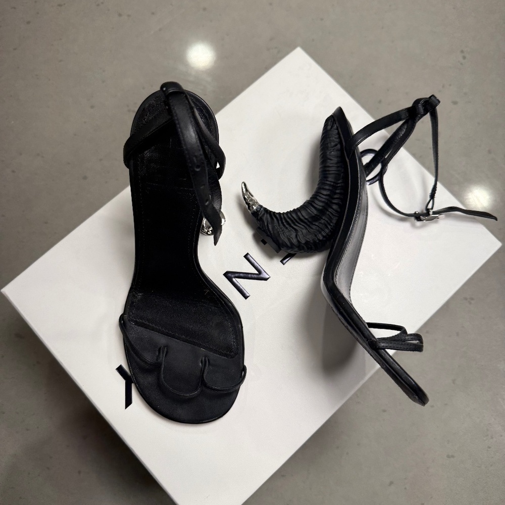 Women’s Givenchy Horn Sandal Black Size 38